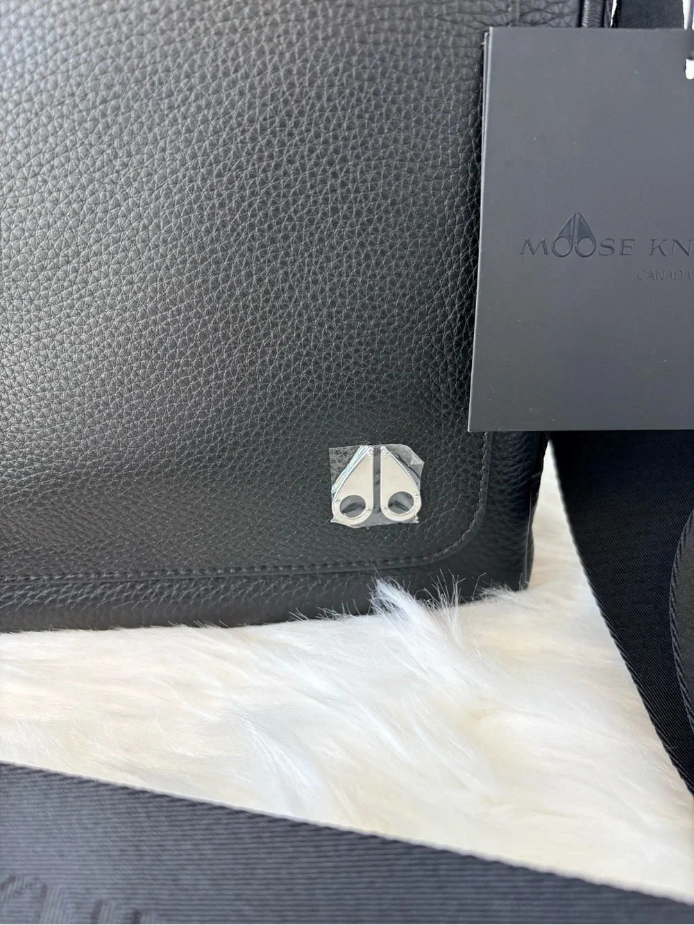Moose‎ Knuckles Decaire Black Pebbled Leather Messenger Crossbody
